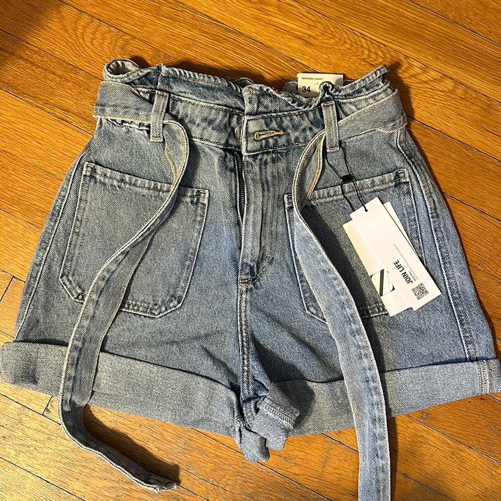 Zara “baggy” paper bag shorts with tie belt